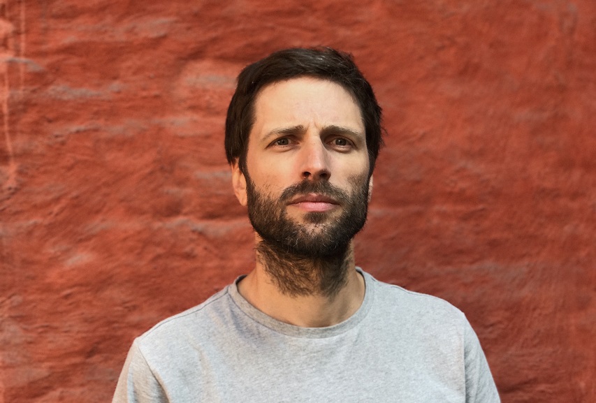 Lindstrøm: “Didn’t Know Better (feat. Ronika)”